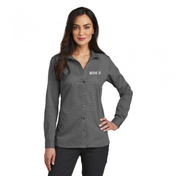 rh470_black_model_front_logo